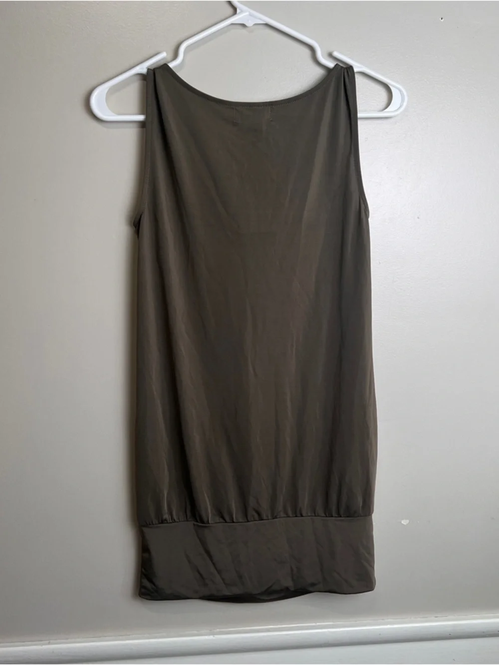 Carmen Marc Valvo NWOT Dark Olive Draped Cowl Neck Blouse Size XS - Picture 4 of 6